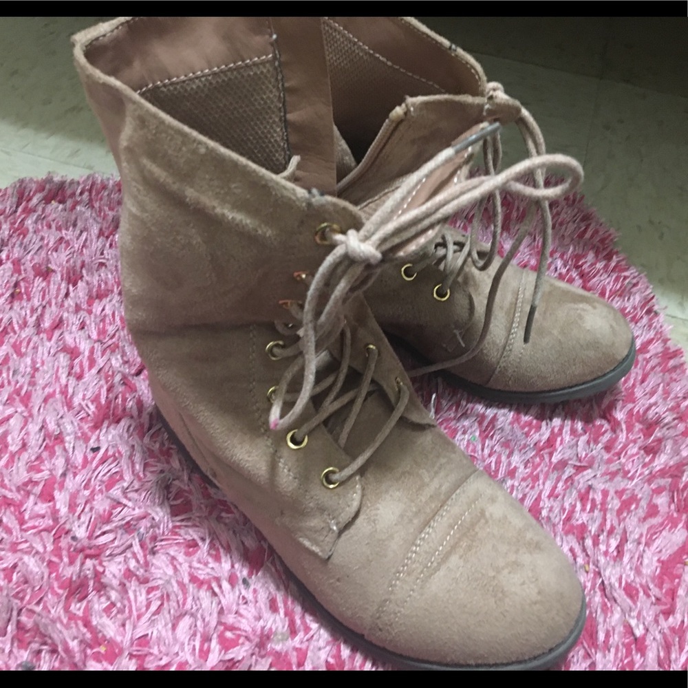 Shoes - Picture 2 of 6